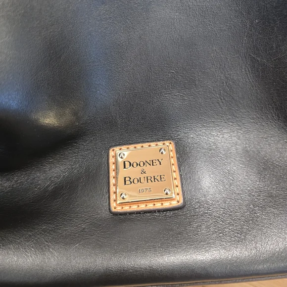 Dooney & Bourke Black Leather Shoulder Bag Preloved In Great Condition - Picture 11 of 11